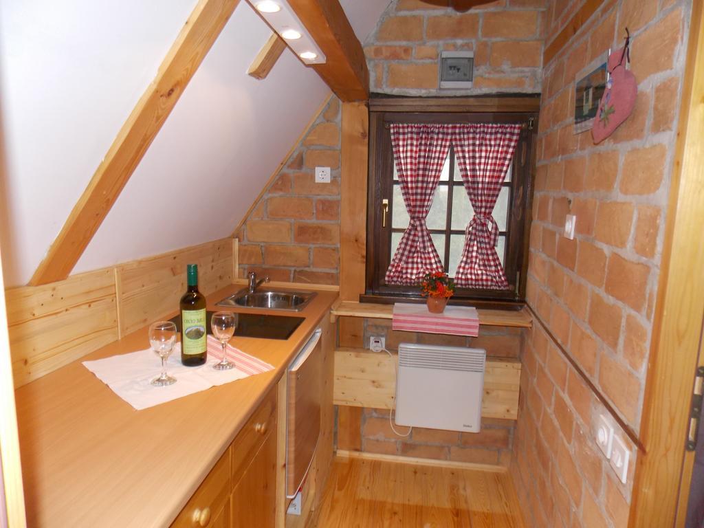 Apartmani Etno Kuca Pod Okicem Samobor Bilik gambar